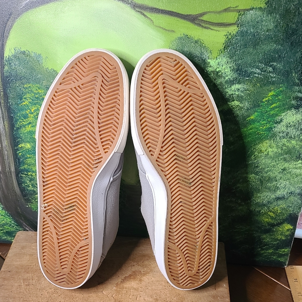 Nike Gray sneakers 9.5 men's Last Day !!! - Picture 2 of 9